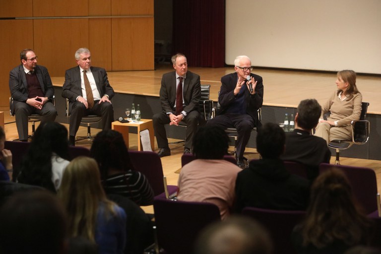 Christophe Arend, Prof. Dr. Ludger Kühnhardt, Michael Krons, Prof. Dr. Jürgen Rüttgers, Pascale Hugues (v.l.n.r.)